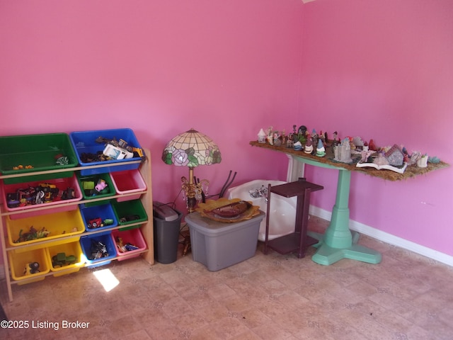 1366 Greens Chapel Rd, Bloomfield, KY 40008 - game room with baseboards