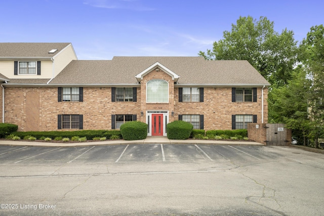 2726 Hollywood Ter Apt 101, Louisville, KY 40206 - view of property featuring uncovered parking