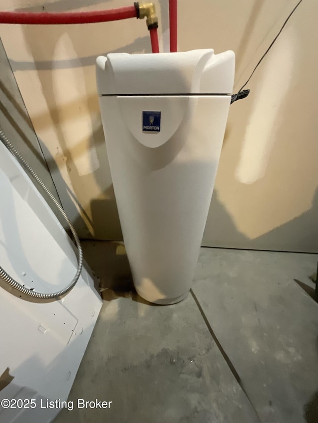 40 Sunflower Ln, Brandenburg, KY 40108 - detailed view of concrete floors and a water softener