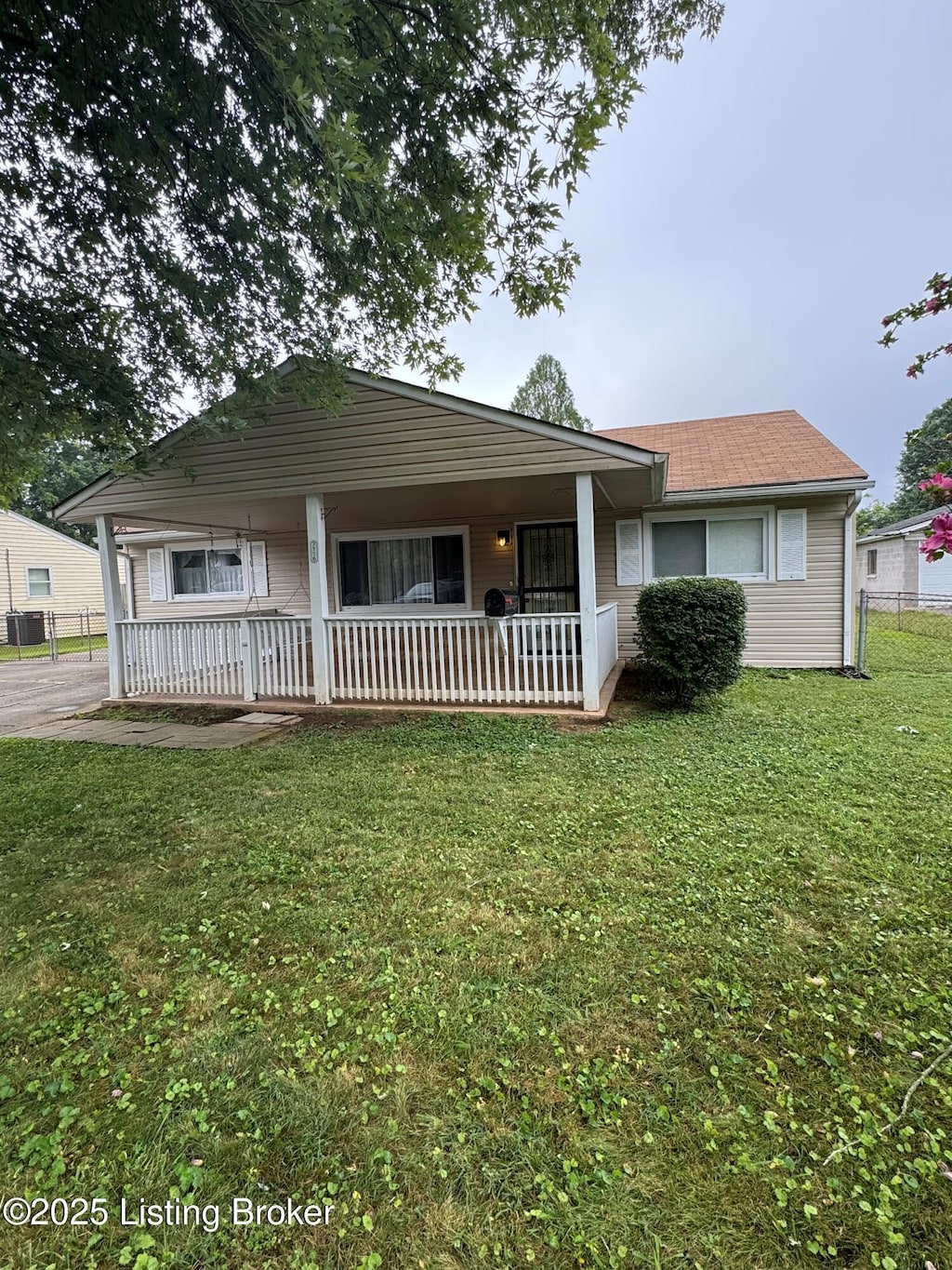 7116 Ethan Allen Way, Louisville, KY 40272 - photo 1