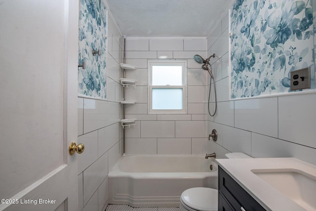 218 N Mantle Ave, Elizabethtown, KY 42701 - bathroom with vanity, shower / bathtub combination, and a textured ceiling