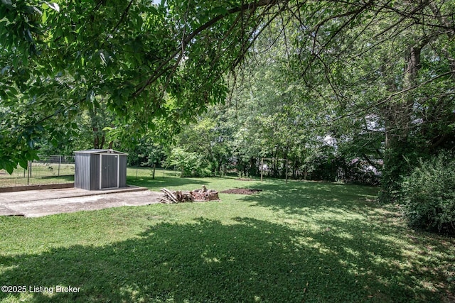 218 N Mantle Ave, Elizabethtown, KY 42701 - fenced backyard featuring a shed