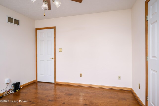 4920 Hunters Point Cir, Louisville, KY 40216 - photo 19