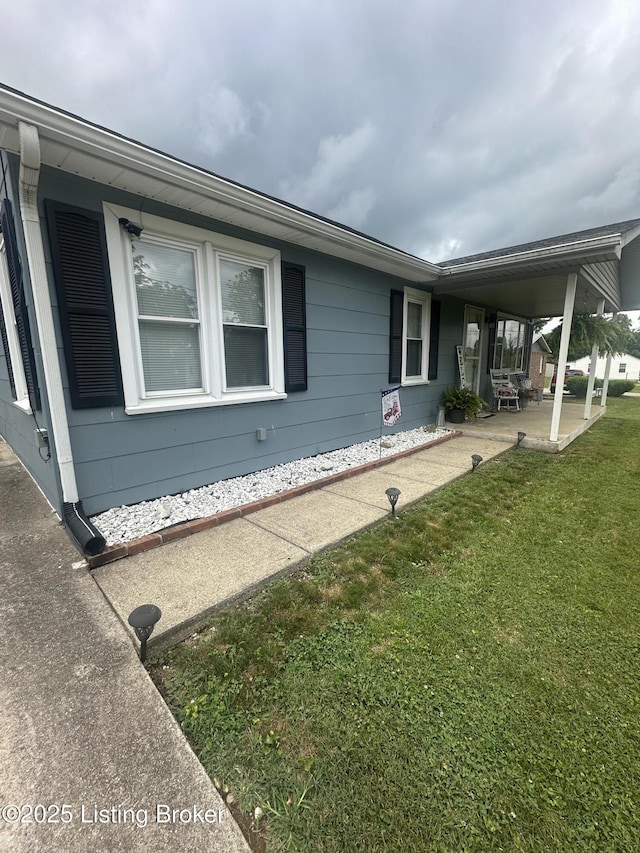 936 Old Ekron Rd, Brandenburg, KY 40108 - view of side of property with a yard