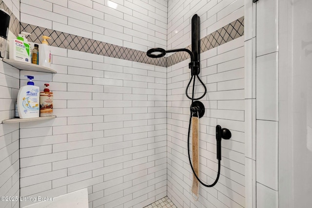 90 Glenn Eagle Rd, Brandenburg, KY 40108 - bathroom featuring tiled shower
