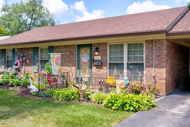 3308 Mcadams Ct, Jeffersontown, KY 40299 - ranch-style home with a shingled roof and brick siding