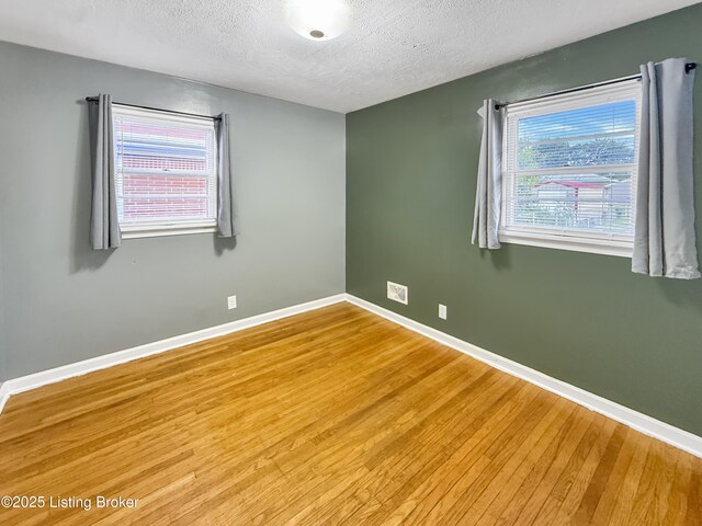 5502 Georgia Ln, Louisville, KY 40219 - photo 17