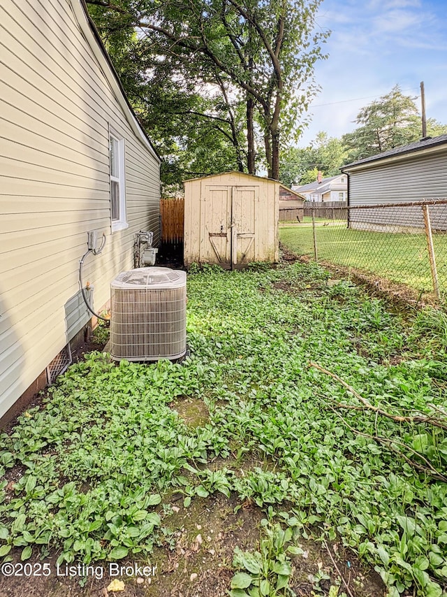 1118 W Whitney Ave, Louisville, KY 40215 - photo 27