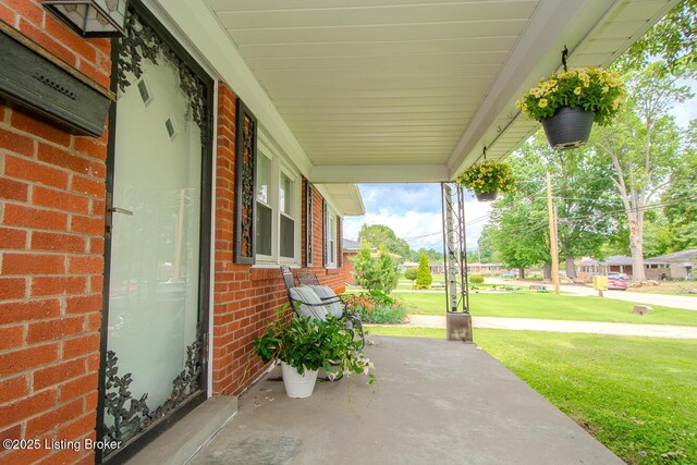 4928 Swaps Ln, Louisville, KY 40216 - photo 9