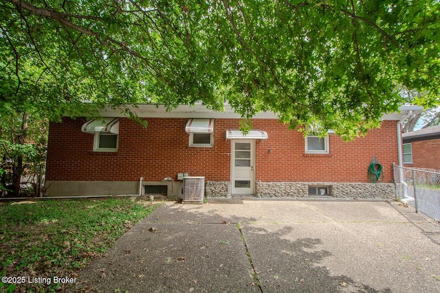 4928 Swaps Ln, Louisville, KY 40216 - photo 32