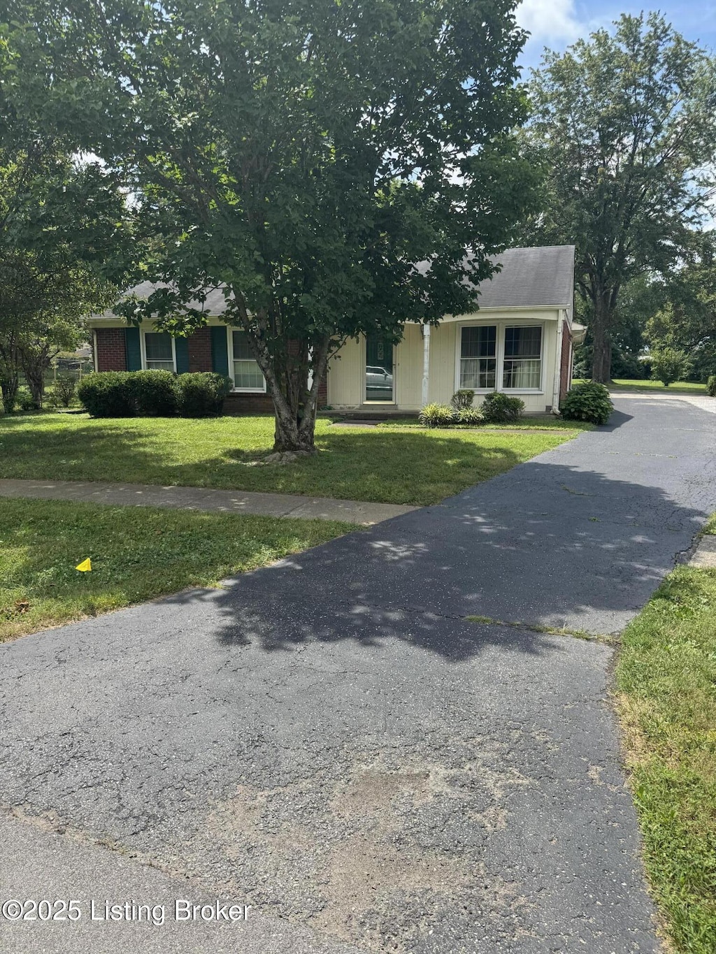 818 Echo Bridge Rd, Louisville, KY 40243 - photo 1