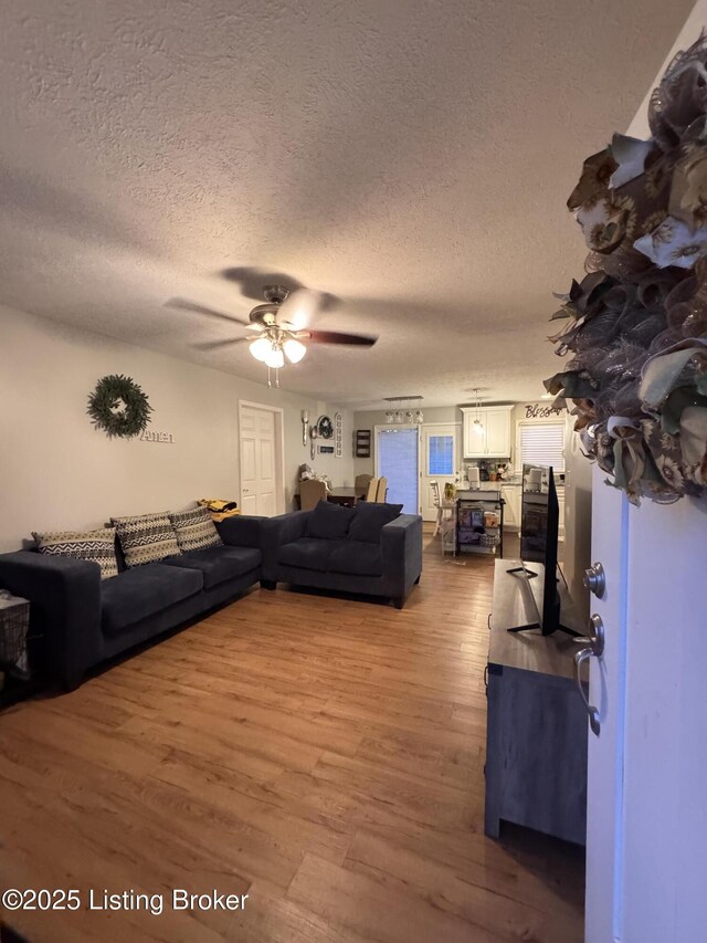 5213 Barnes Dr, Louisville, KY 40219 - photo 2