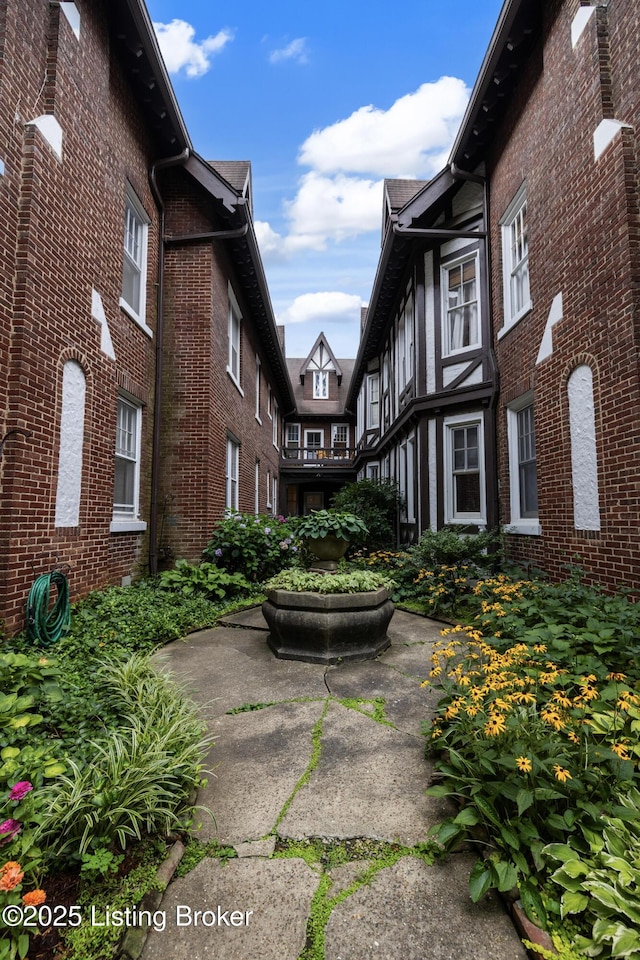 1064 Everett Ave Unit 7, Louisville, KY 40204 - photo 2