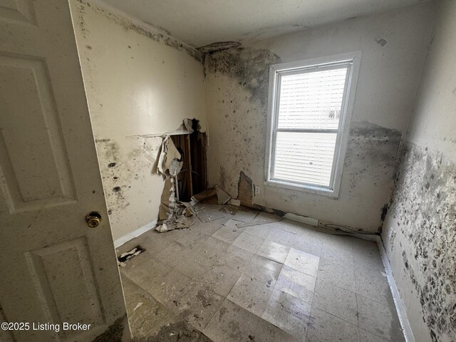 1331 S 28th St, Louisville, KY 40211 - photo 18