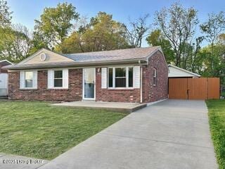 5915 Toebbe Ln, Louisville, KY 40229 - photo 1