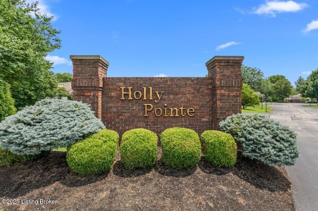 1214 Fox Pointe Dr, Louisville, KY 40242 - photo 27