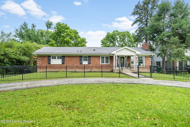 2207 Bashford Manor Ln, Louisville, KY 40218 - photo 1