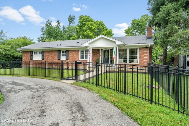 2207 Bashford Manor Ln, Louisville, KY 40218 - photo 8