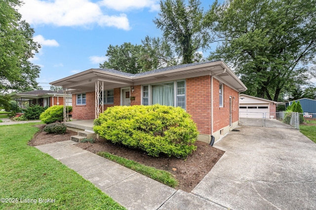 2512 Coronet Dr, Louisville, KY 40216 - photo 4
