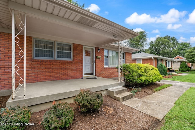 2512 Coronet Dr, Louisville, KY 40216 - photo 9