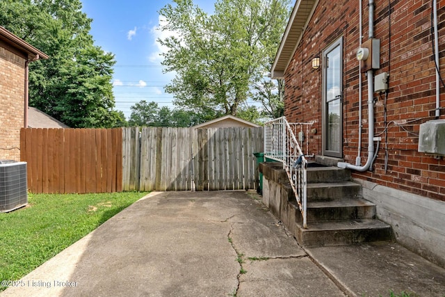 5517 Landcross Dr, Louisville, KY 40216 - photo 39