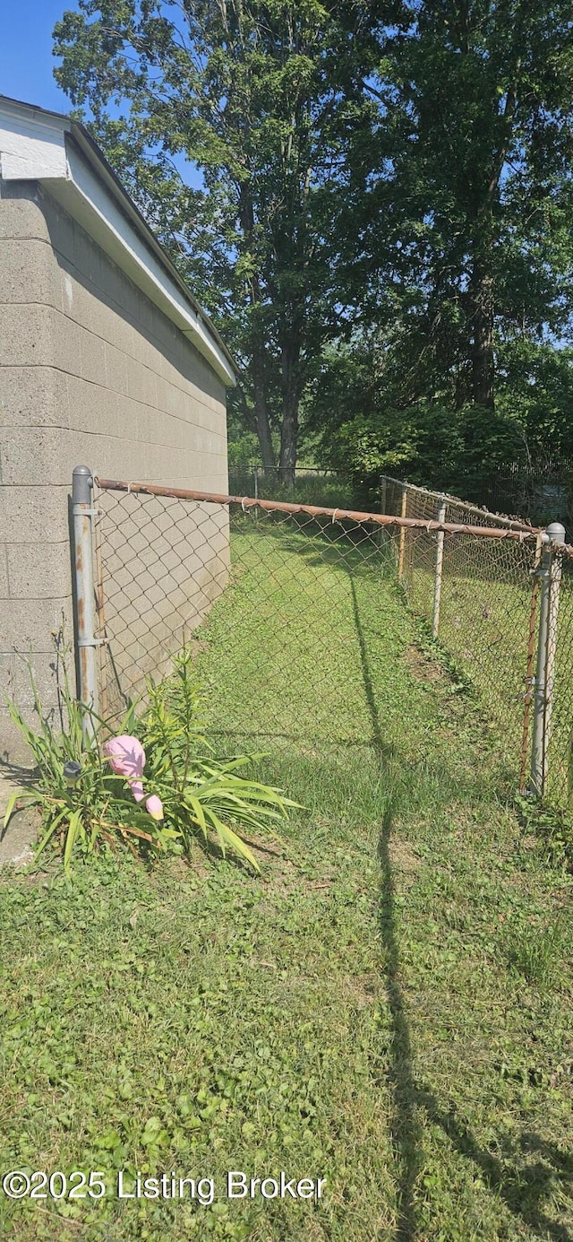13207 Meadowlawn Dr, Louisville, KY 40272 - photo 23