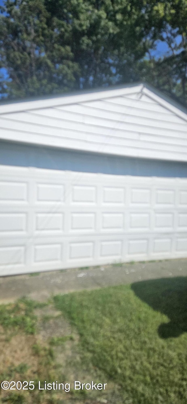 13207 Meadowlawn Dr, Louisville, KY 40272 - photo 21