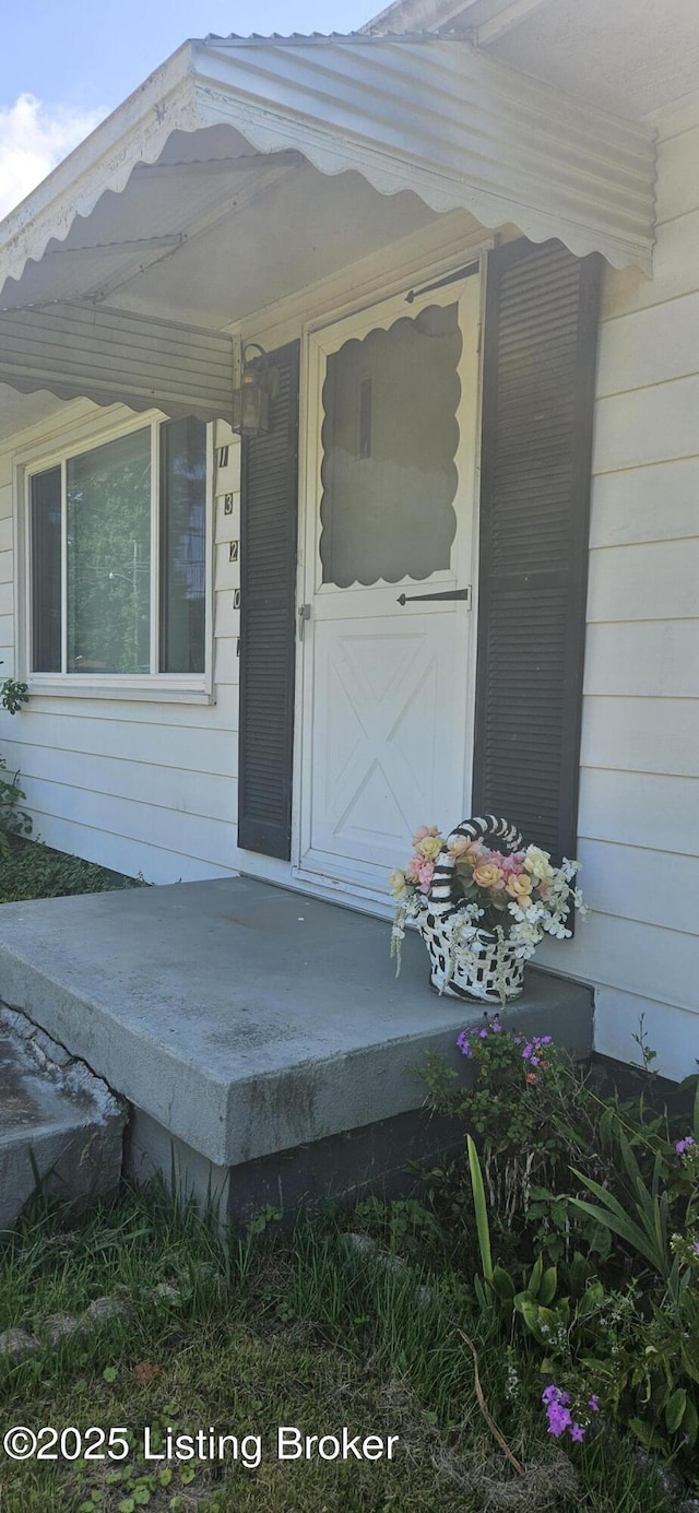 13207 Meadowlawn Dr, Louisville, KY 40272 - photo 3