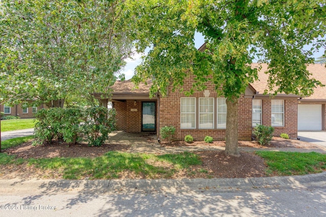 401 Eastbridge Ct, Louisville, KY 40223 - photo 1