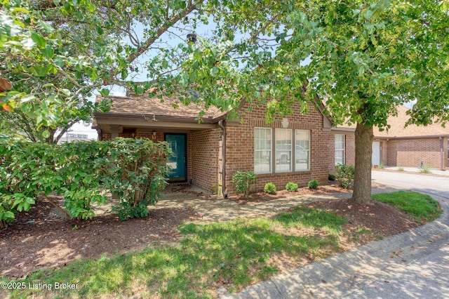 401 Eastbridge Ct, Louisville, KY 40223 - photo 2