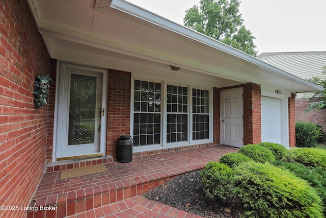 9838 Longwood Cir, Louisville, KY 40223 - photo 3