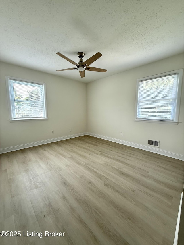 11302 Deering Rd, Louisville, KY 40272 - photo 22