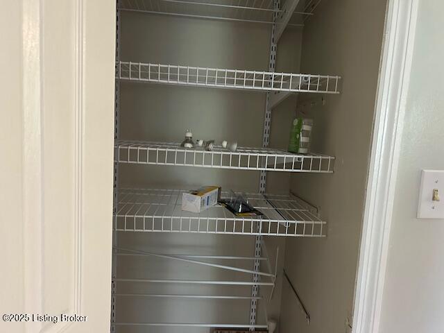 11403 N Tazwell Dr, Louisville, KY 40241 - photo 22