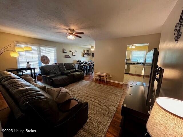 4901 Glenna Way, Louisville, KY 40219 - photo 4