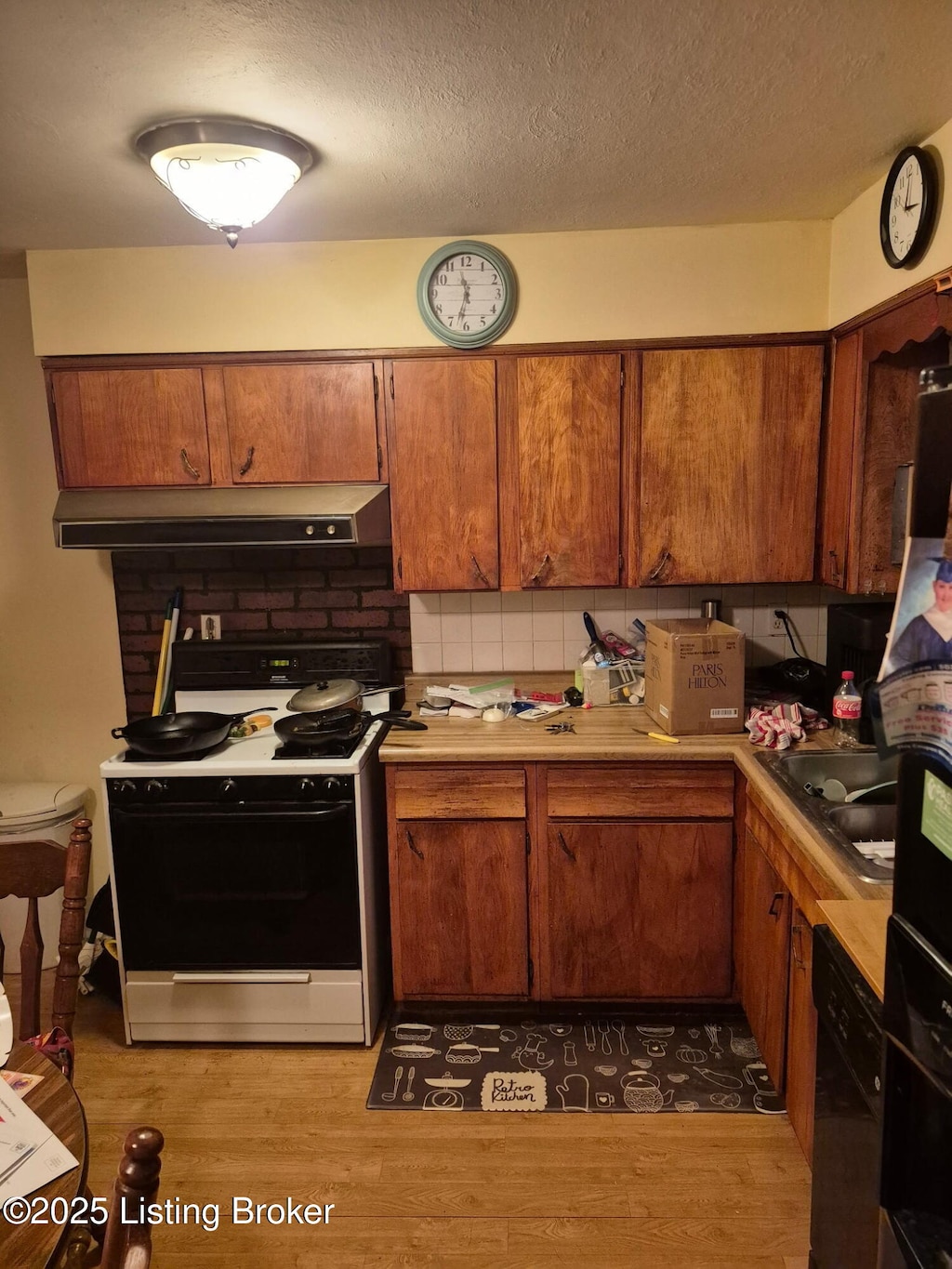 3215 Lemmah Dr, Louisville, KY 40216 - photo 3