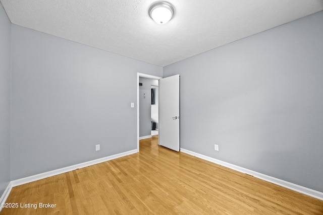 4005 Pinecroft Dr, Louisville, KY 40219 - photo 25