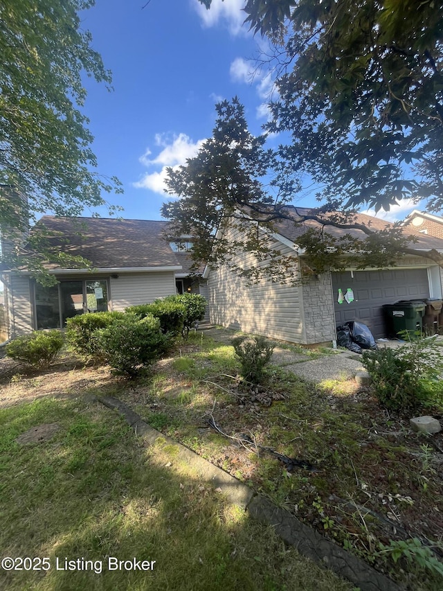 7907 Apple Valley Dr, Louisville, KY 40228 - photo 1
