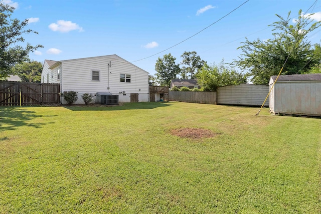  - view of yard featuring a shed