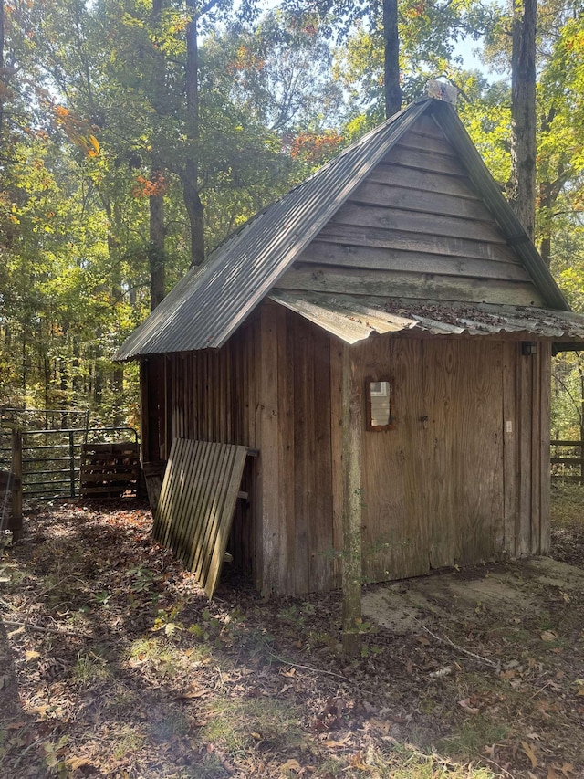 view of outbuilding