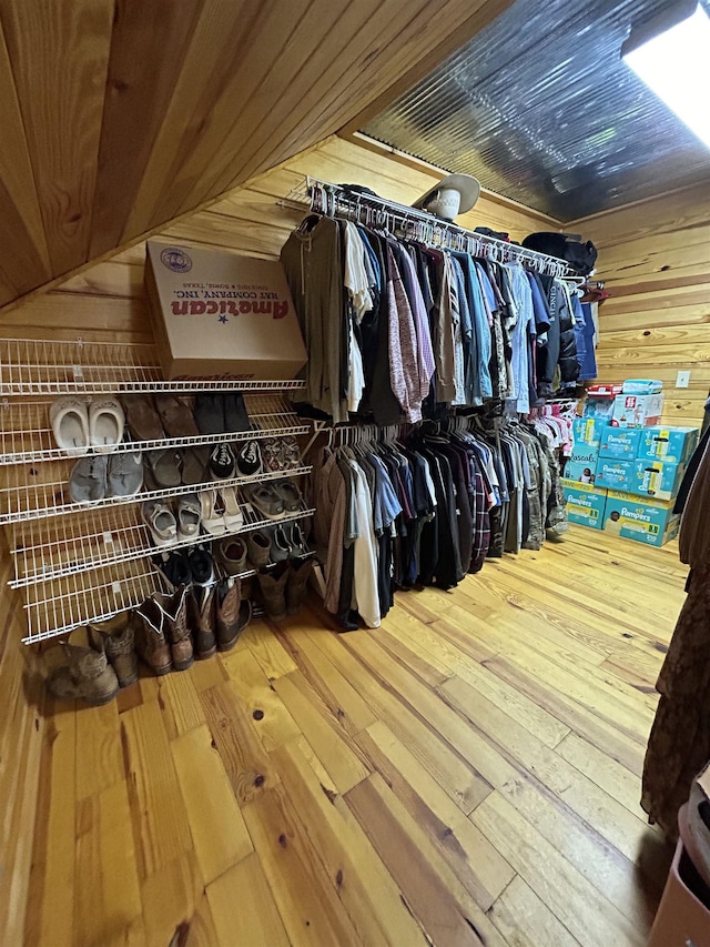 4940 Kent Rd, Tremont, MS 38876 - spacious closet with hardwood / wood-style flooring