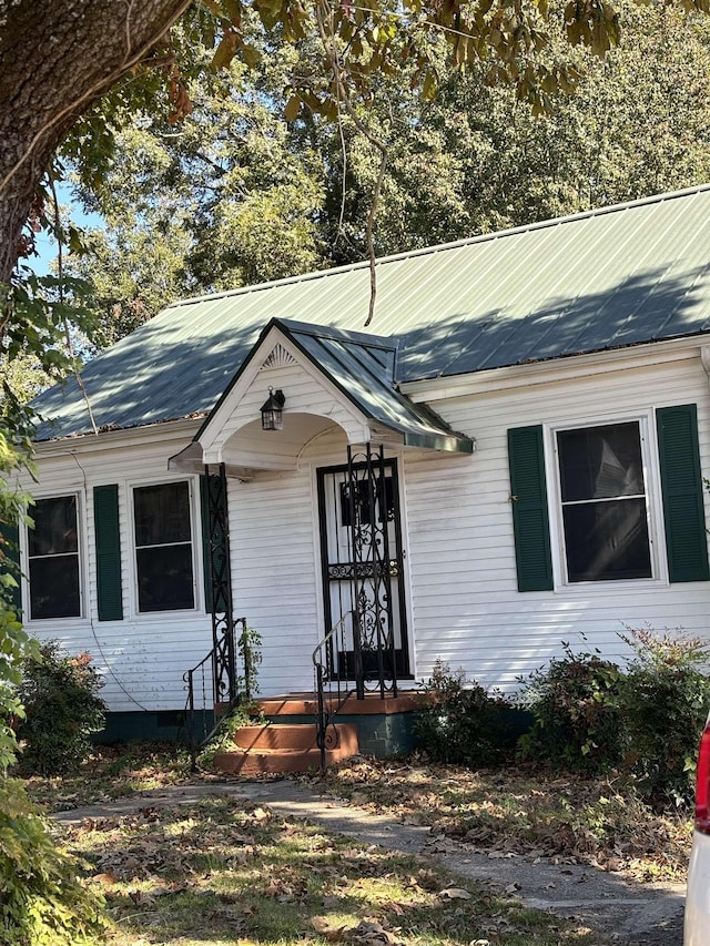 view of front of property