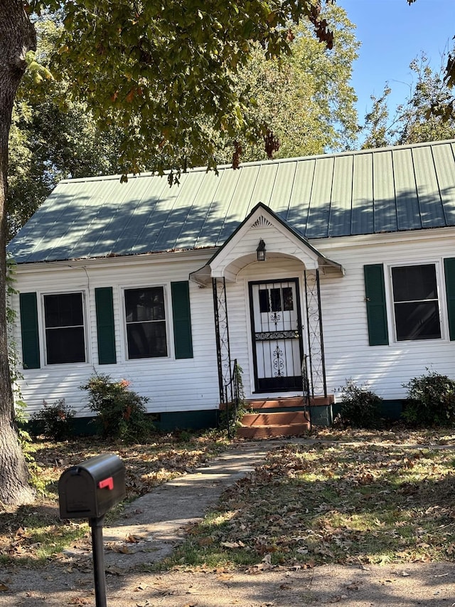 view of front of property