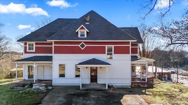 view of front of property featuring covered porch