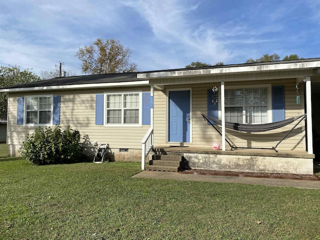 view of front of home with a porch and a front lawn