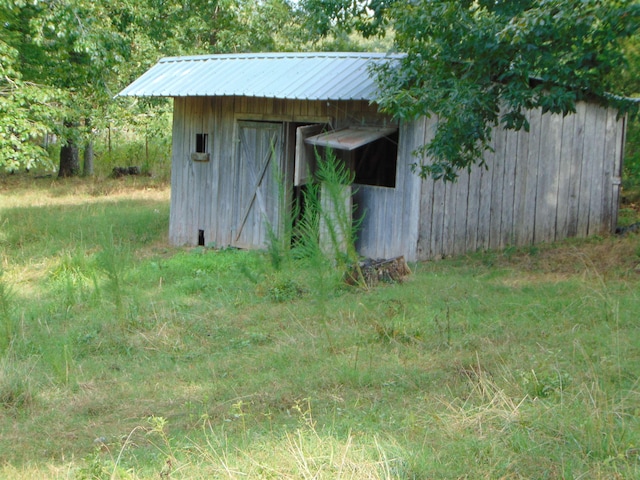 view of outbuilding