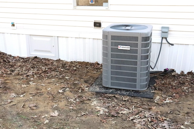  - exterior details with central AC