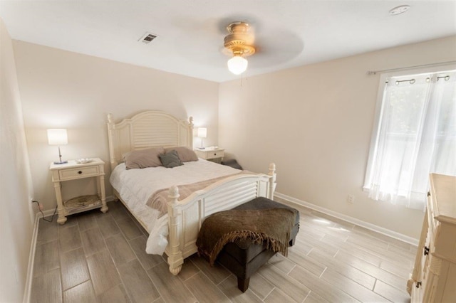 bedroom with ceiling fan