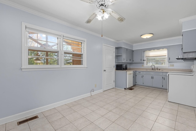 kitchen featuring ornamental molding, ceiling fan, sink, range, and gray cabinets