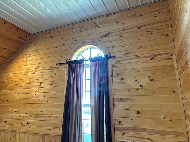  - detailed view of wooden walls and wooden ceiling