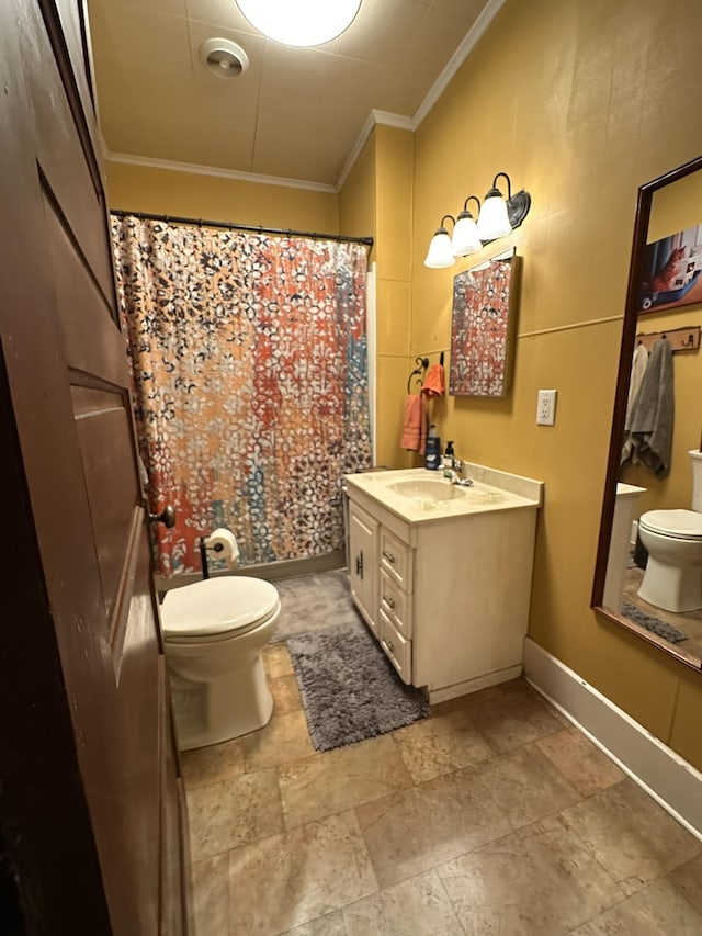 bathroom featuring crown molding, curtained shower, toilet, vanity, and baseboards